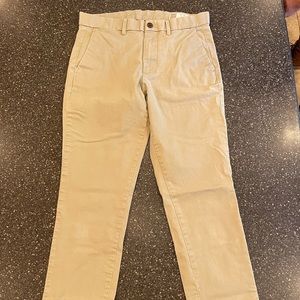 GAP Khaki pants. Slim fit. 30x32